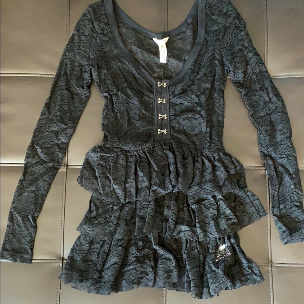 Bethany Mota black long sleeve top
